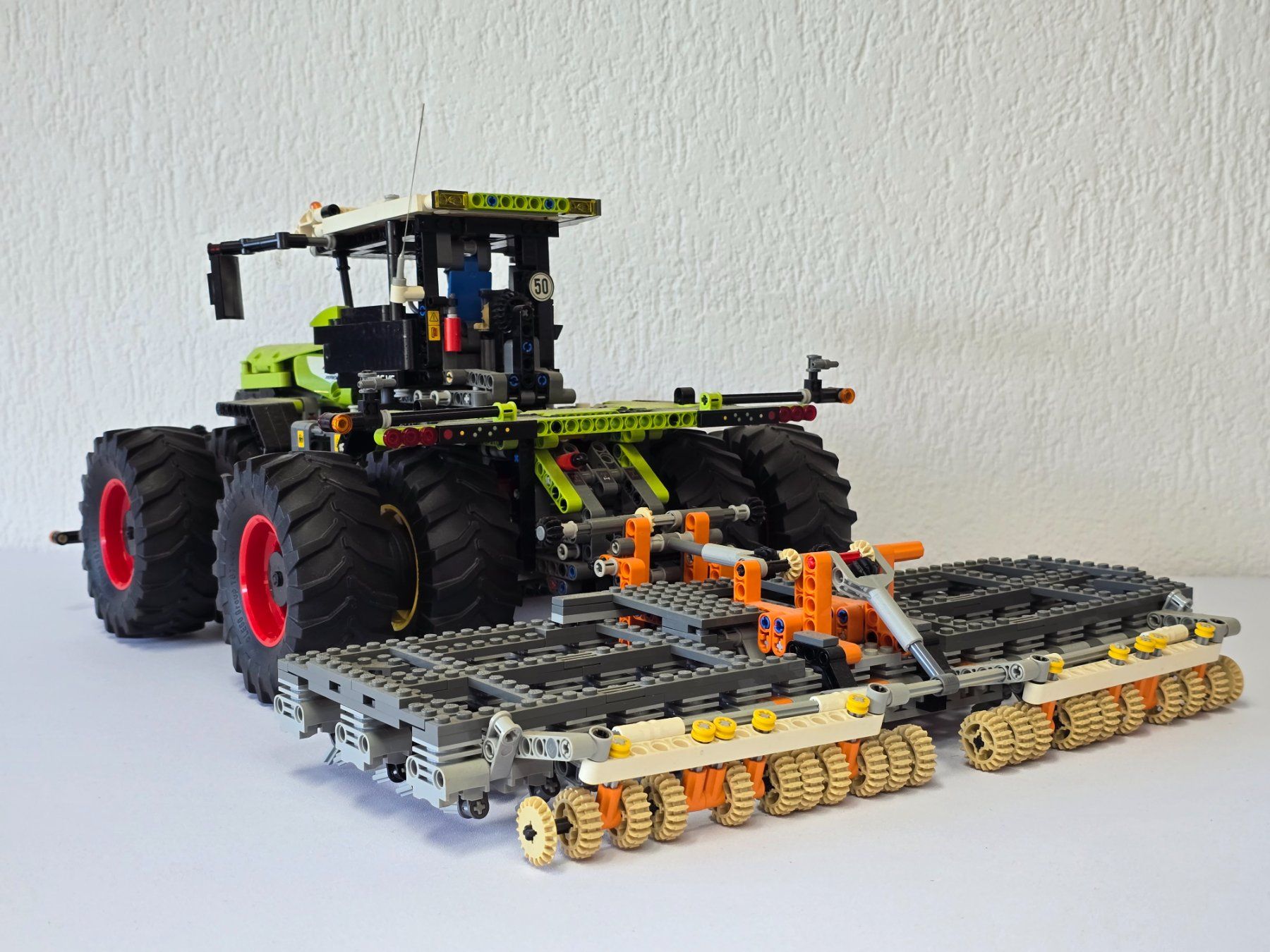 Lego Baukästen: Lego Technics, Claas Trac VC, 5000 Xerion, Staubig – Gebraucht aus Kloten von Nicola2 3