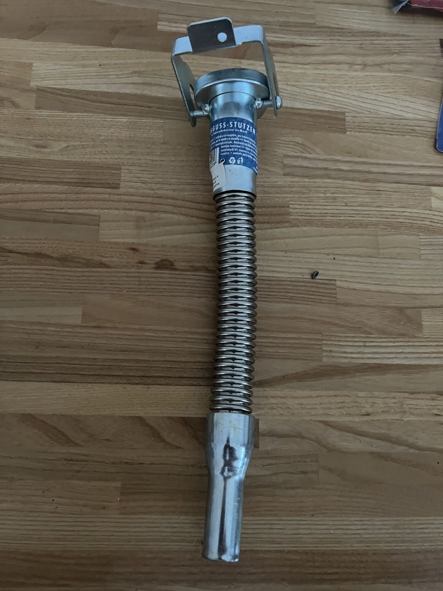 Alle Werkzeuge: Giess-Stutzen mit flexibler Lnge, Rinder Qualitt 48 – Neu und originalverpackt aus Wettingen von Kawasaki987