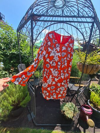 Kleid ESQUALO orange-weiss Blumenmuster Grösse 44 neuwertig