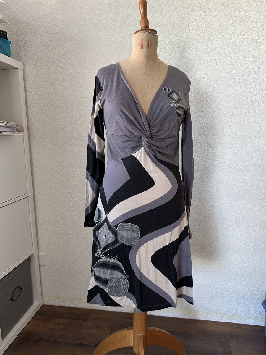Desigual Kleider: Kleid Desigual Grösse L – Gebraucht aus Sutz von hei_danielaf