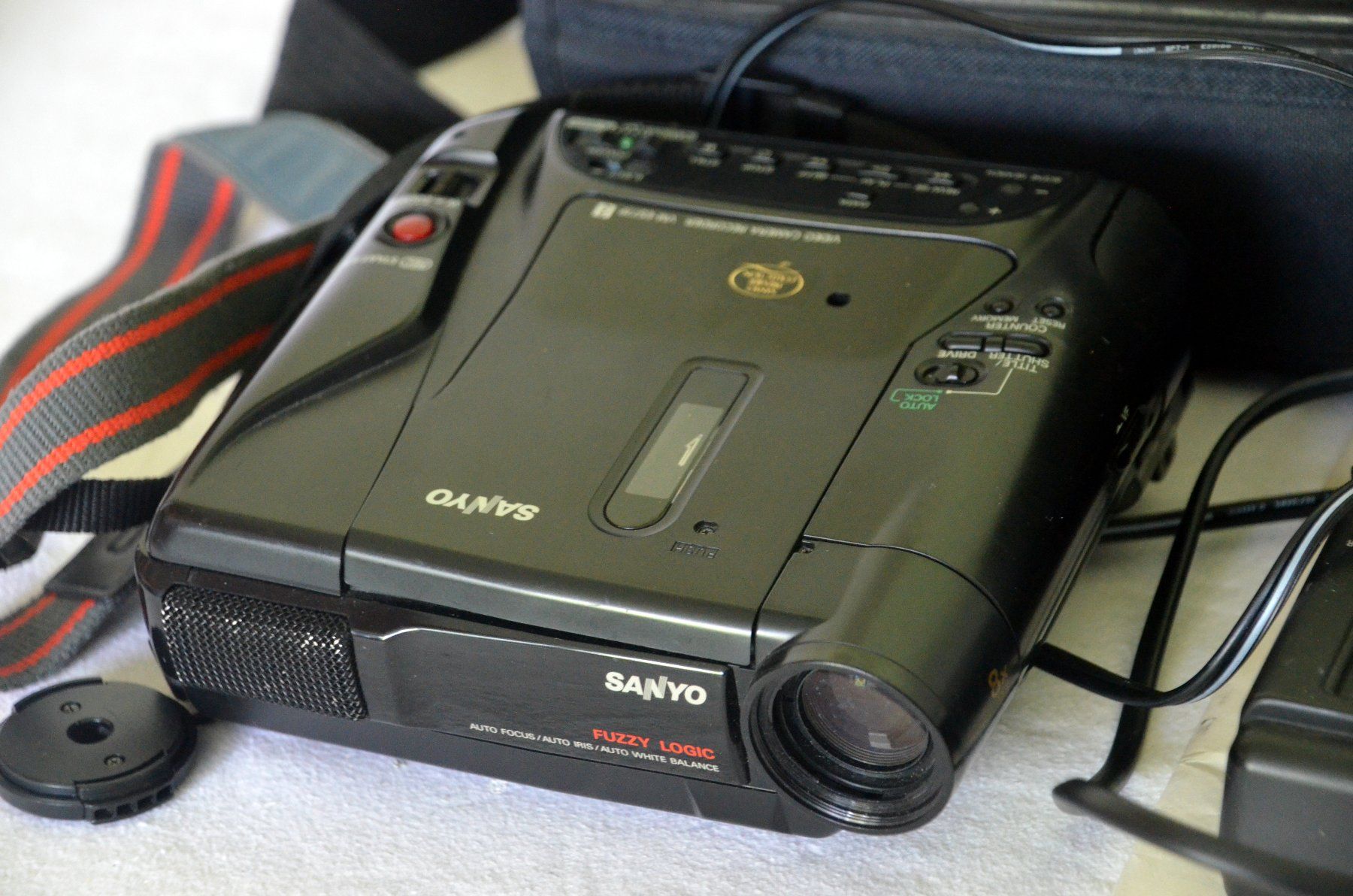 Sanyo Videocamere: Camcorder Sanyo VM-ES77P  Video8 caméscope – Difettoso da Collonges venduto da arashee 2