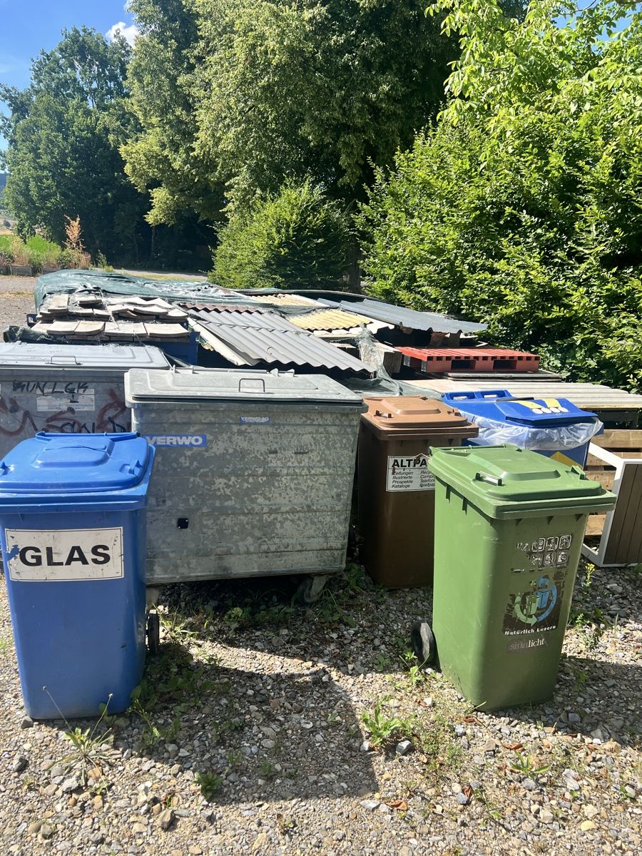 Sonstiges für Büro & Gewerbe: Abfallcontainer Glasbehälter blau gebraucht – Gebraucht aus Gunzwil von vintage-bazaar 1