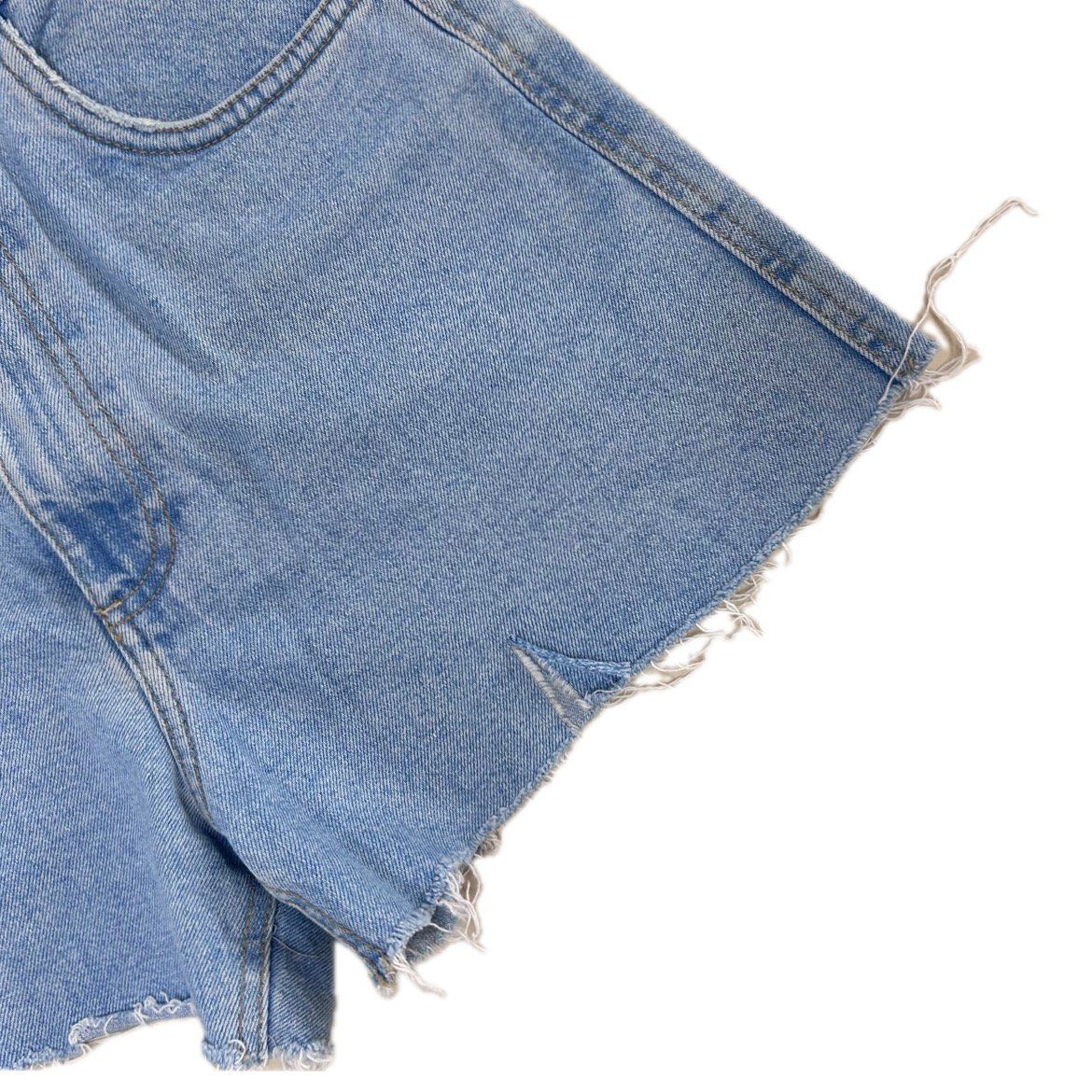 Zara Hosen: Zara Denim Shorts – Gebraucht aus St. Gallen von look-twice 3