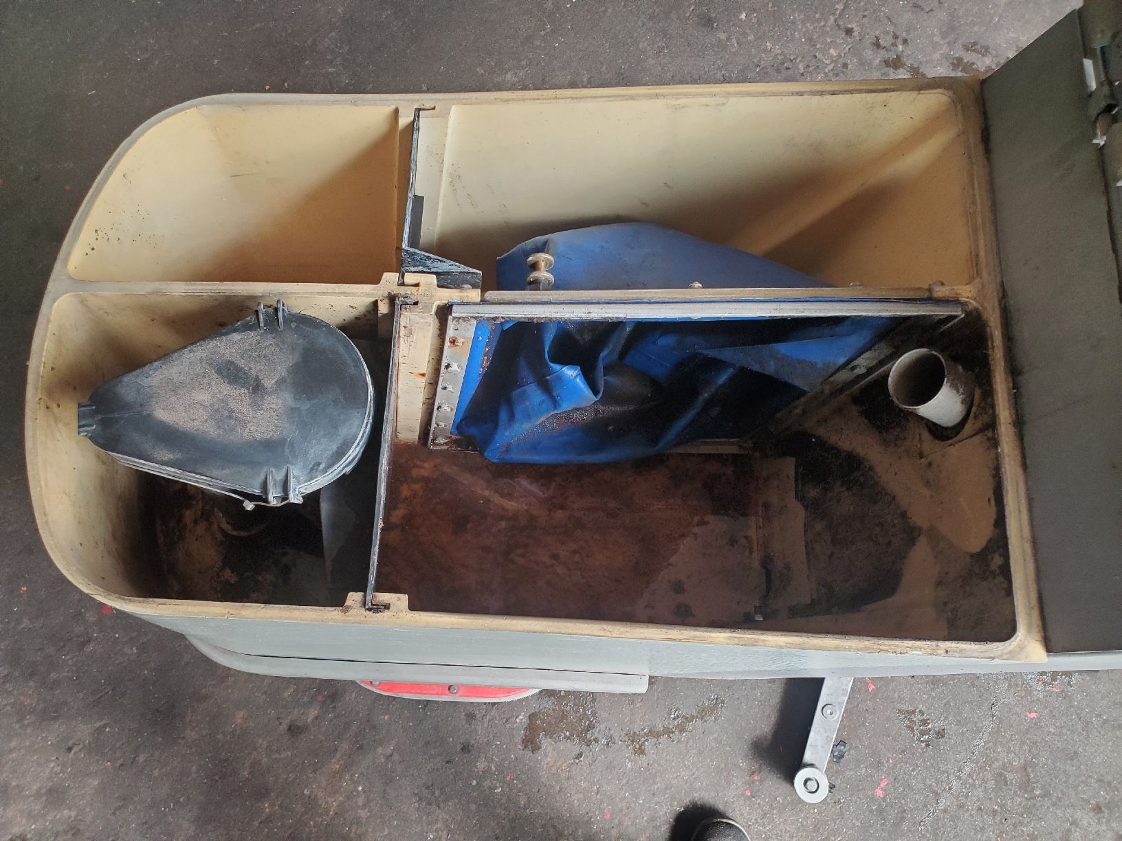 Tutte le macchine: Scheuersaugmaschine nass – Usato da Hagenbuch ZH venduto da Jerremi 6