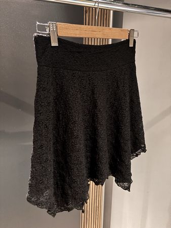 Asymmetric Black Lace Mini Skirt - Perfect for Summer!