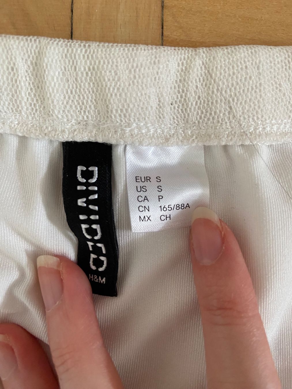 H&M Tops: Schulterfreies Top – D'occasion à Fribourg par car_r2b9 2
