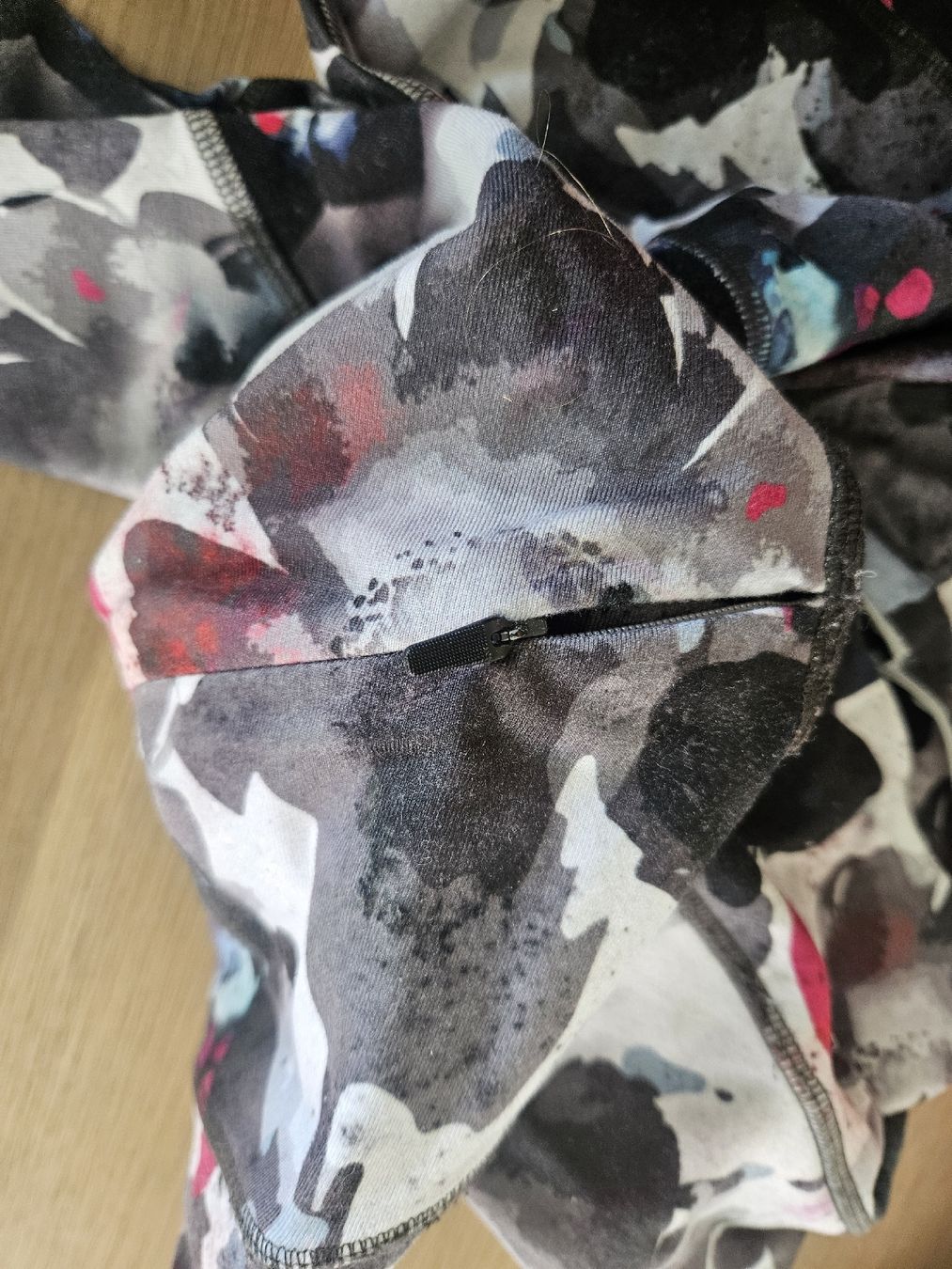 Leggings: Sportleggings mit Blumenmuster, Grösse M – Usato da Rüschlikon venduto da zzz1234 2