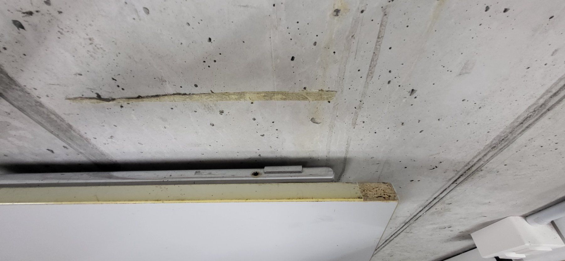 Tische: Arbeitstisch massiv mit Klappbeinen – Gebraucht aus Zürich von timbuktu03 6
