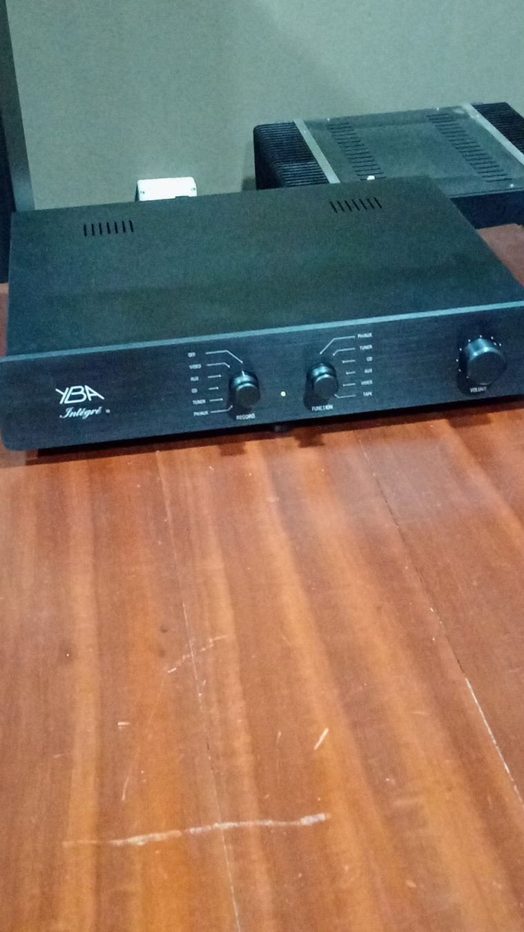 Amplificatori: High End Integrated Amplifier YBA Integré Alpha – Nuovo (secondo la descrizione) da St-Cergue venduto da per_6cx5