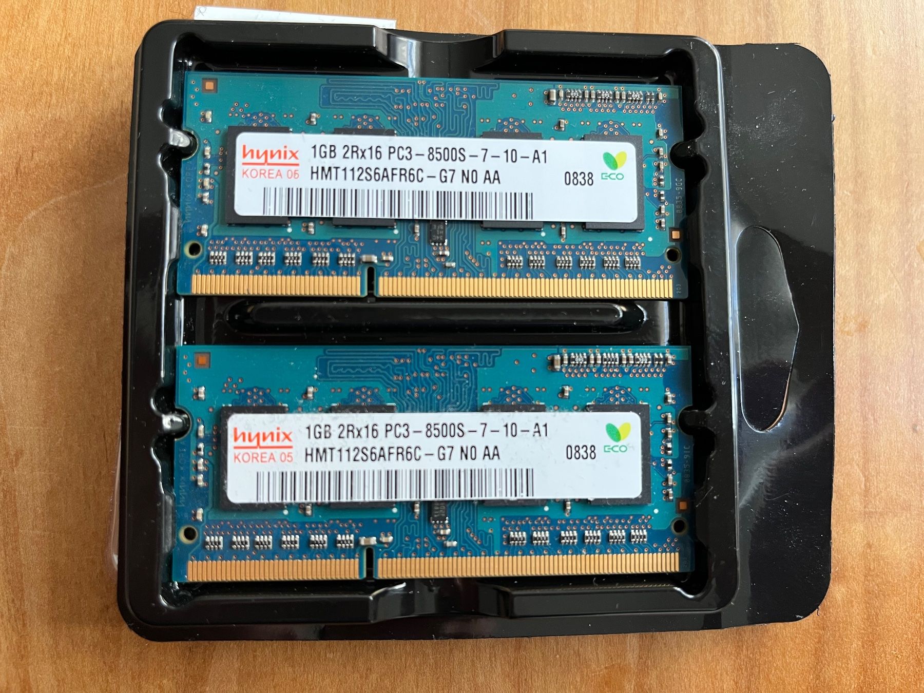 Memoria / RAM: 2x1GB 2Rx16 PC3 8500s – Usato da Zürich venduto da Dries