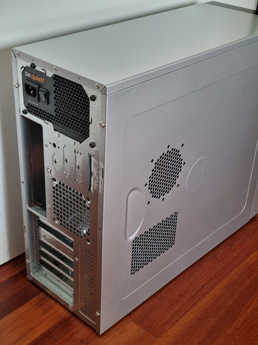 Custodie: Desktop-PC Gehäuse, silber, inkl. leisem beQuiet!-Netzteil – Usato da Sursee venduto da thjentzsch 2