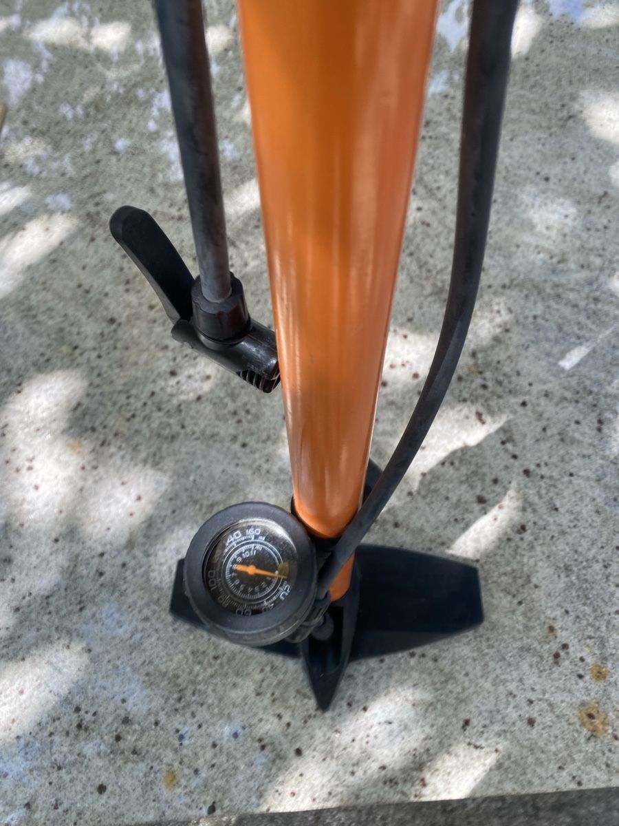 Pompe: Fahrradpumpe mit Manometer  – Usato da Bronschhofen venduto da Tarzanspyder 6