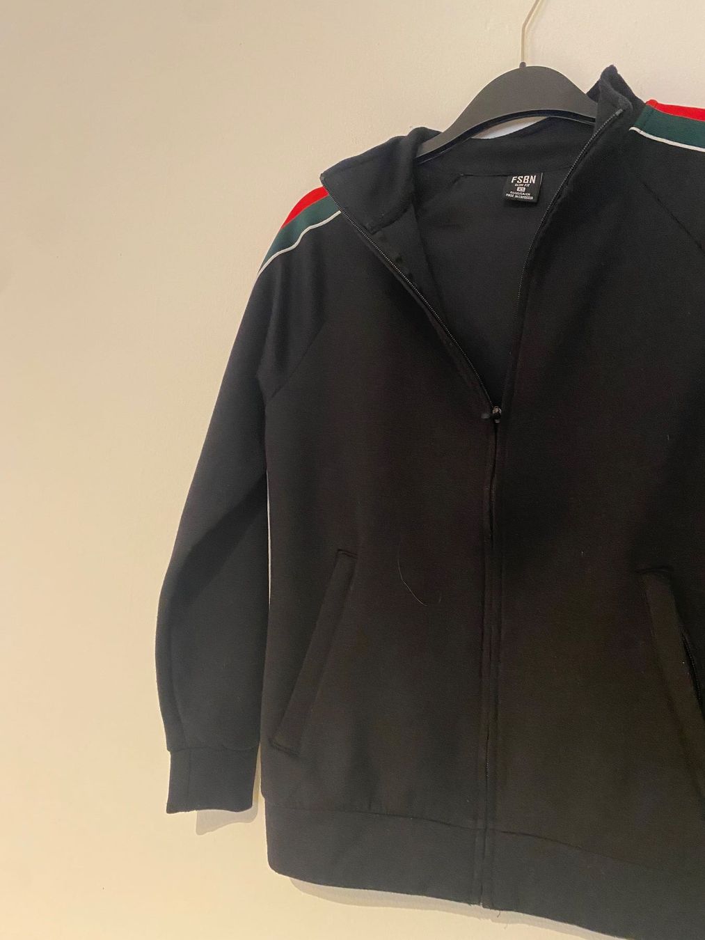 Maglioni & Felpe: Schwarzer Zip Pullover (mit Reissverschluss (Grösse XS) – Usato da Basel venduto da vul_ws96 3