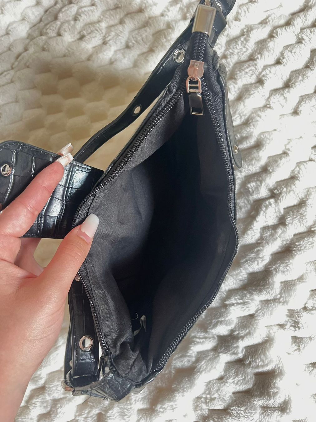 Borse da donna: Bershka Schultertasche schwarz – Usato da Bremgarten AG venduto da TechfiX 2