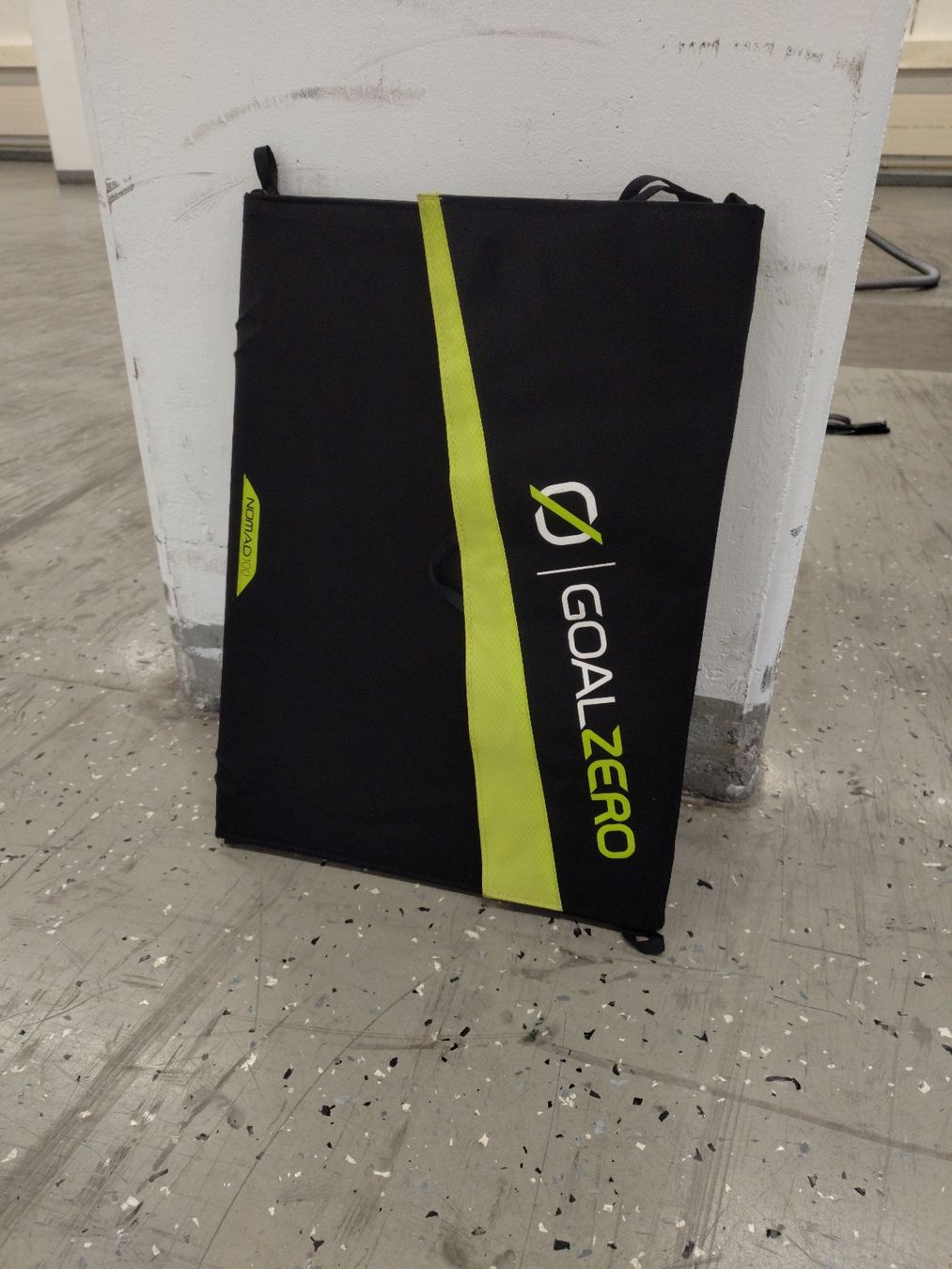Goal Zero Dispositivi a energia solare: Goal Zero 100 Watt Solarpanel portable – Usato da Scherz venduto da texmanu