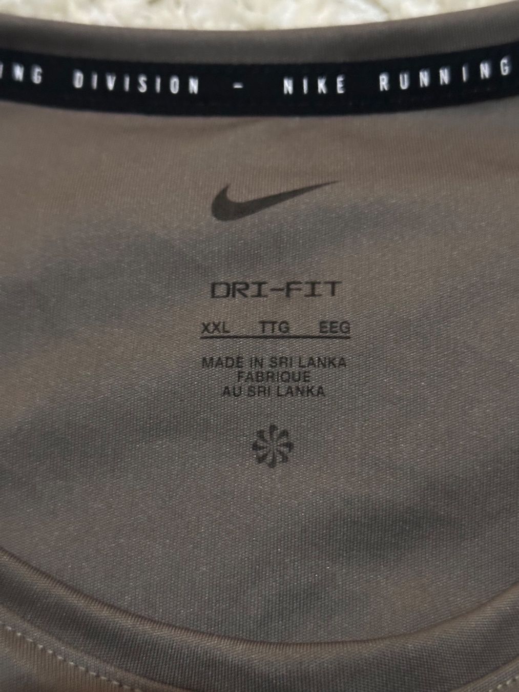 Nike Maglioni & Felpe: Nike Pullover Gr.XXL – Usato da Bern venduto da BrandVilla 3