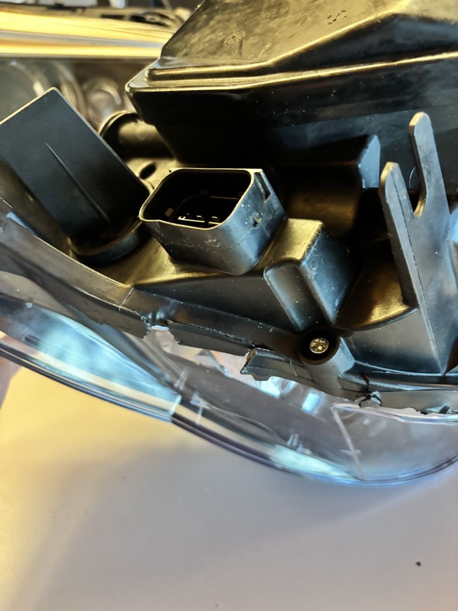 BMW Fari: BMW E60 LCI Scheinwerfer Xenon defekt – Difettoso da Triesen venduto da tobia1288 5