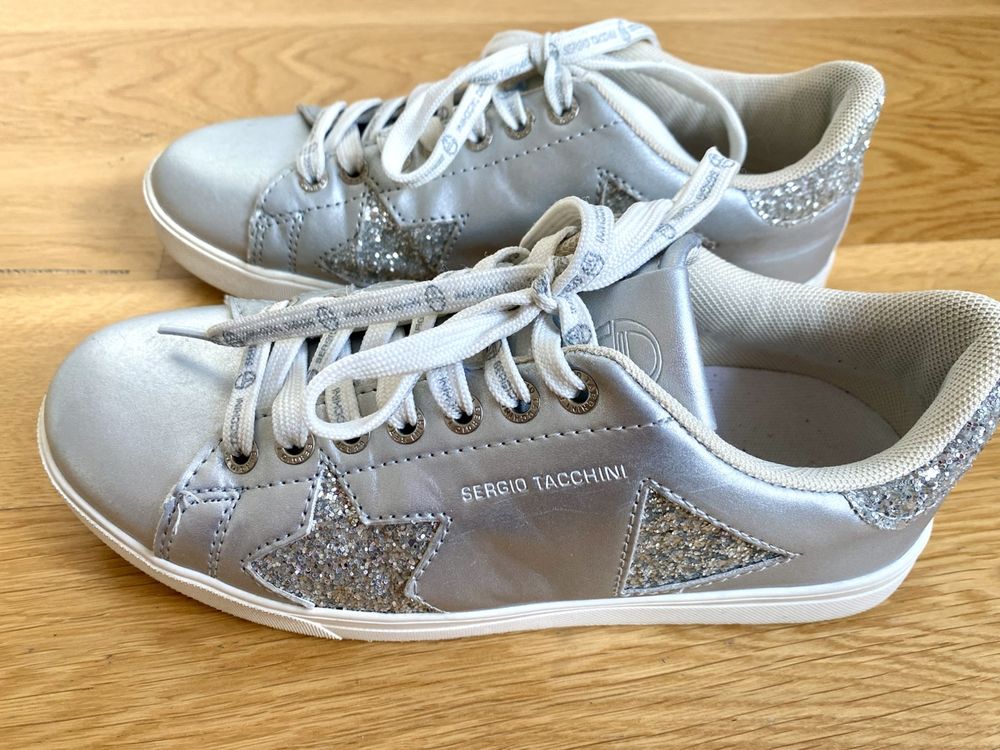 Weiße Baby-Sneaker Mit Strass – Größe 11 Cm (3–6 Monate), Handgemacht, Für Taufe & Zeremonien