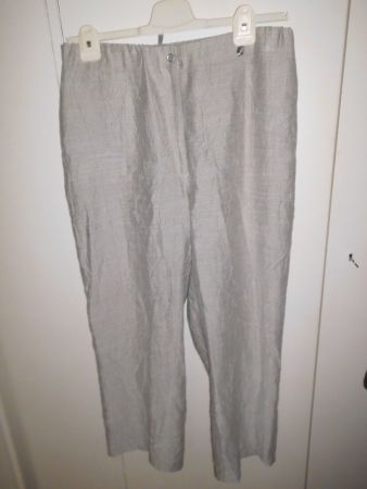 Pantalon argenté chifonné T. 44