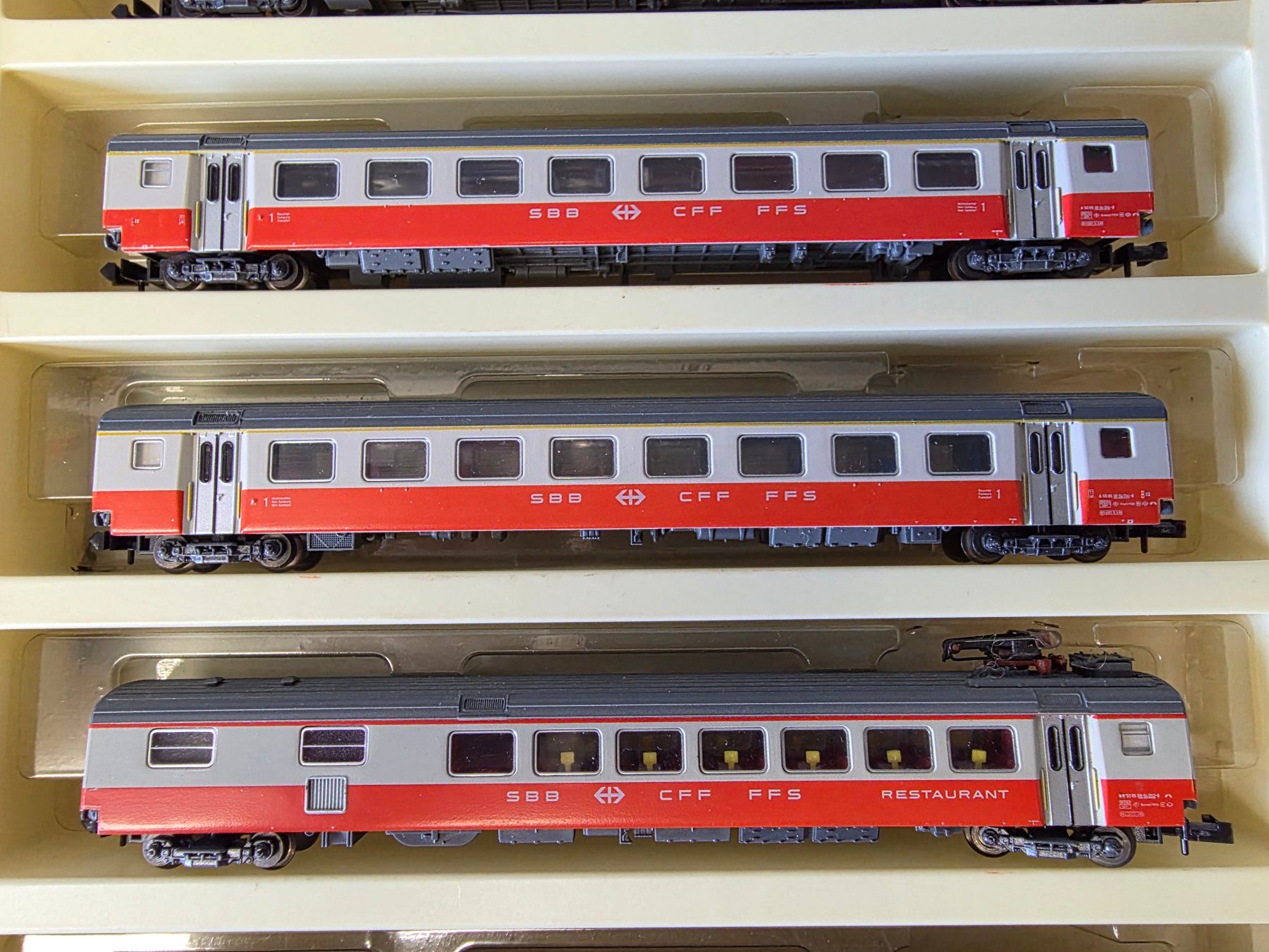 Trix Modelleisenbahnen: 7-teiliges SBB Swiss Express Set – Gebraucht aus Seuzach von Loeckeli01 2
