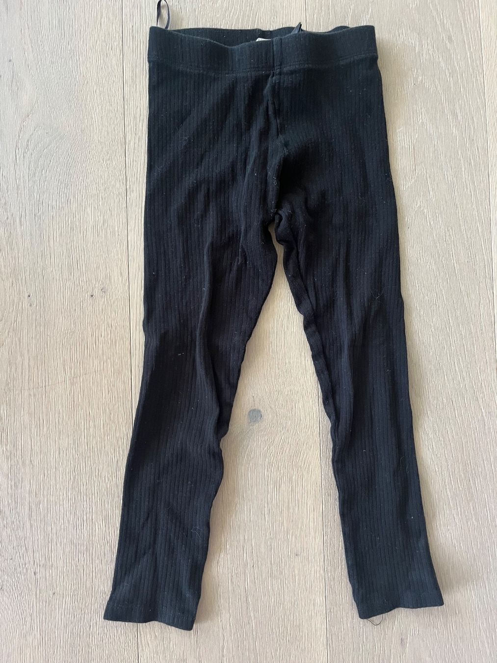 H&M Hosen: H&M Rippleggins 122 cm – Gebraucht aus Wallisellen von Nataschab0