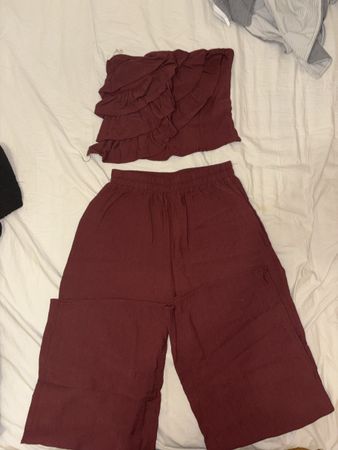 Completo donna bordeaux top con volant pantaloni lunghi