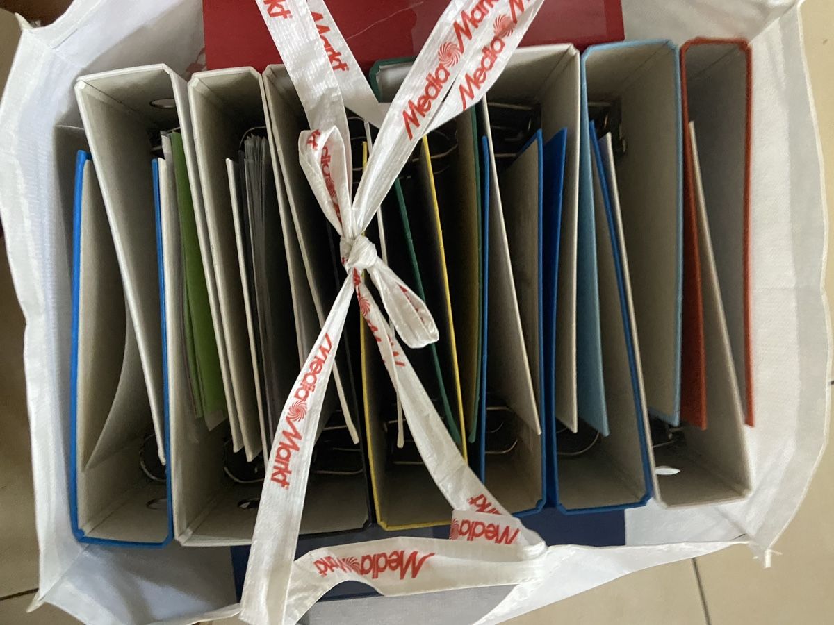 Raccoglitori: À vendre divers classeurs  – Usato da Domdidier venduto da hja_b7b2