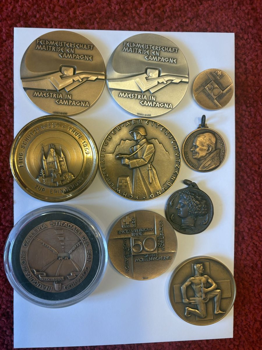Medaglie: Medaille und 2 Anhänger  – Usato da Murten venduto da Tzaugg