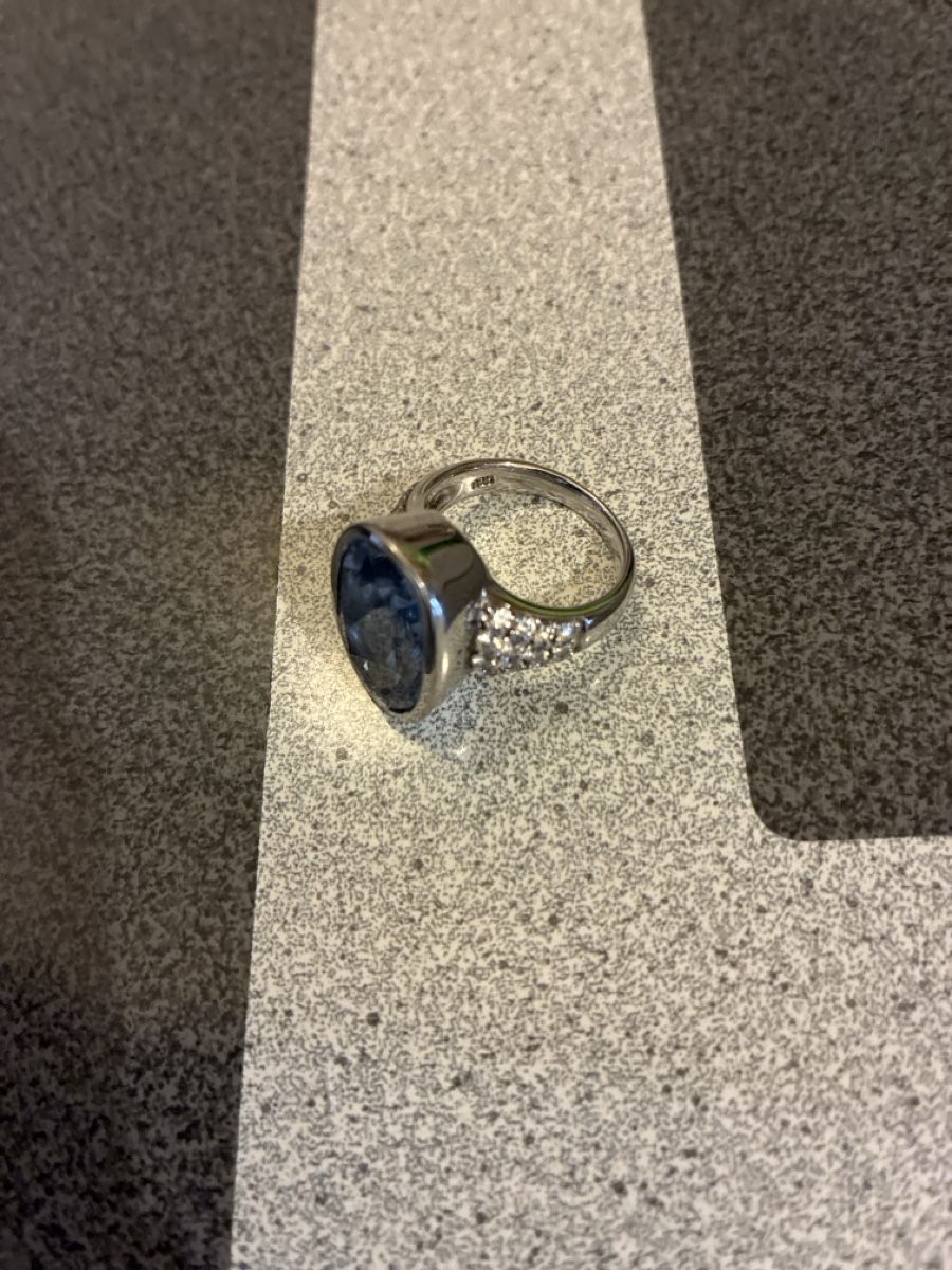 Anelli: Bague élégante avec pierre bleue sintillante – Nuovo (secondo la descrizione) da Genève venduto da Laniblue 2