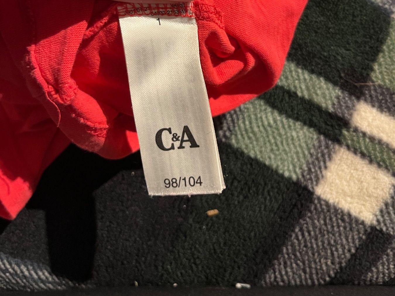 C&A Vestiti & Gonne: rotes Kleid mit Glitzerschmetterling, Größe 98 – Usato da Umiken venduto da deb_57xk 3