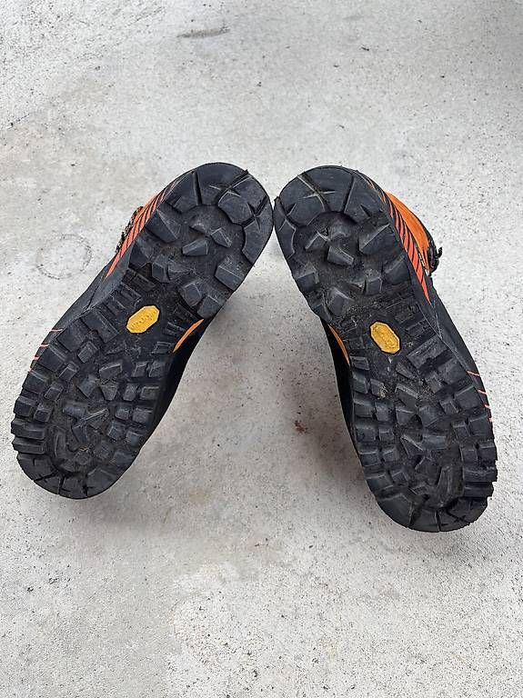 Scarpa Scarpe da uomo: SCARPA : Chaussures Alpinisme Homme – Usato da Eysins venduto da bemi_23 2