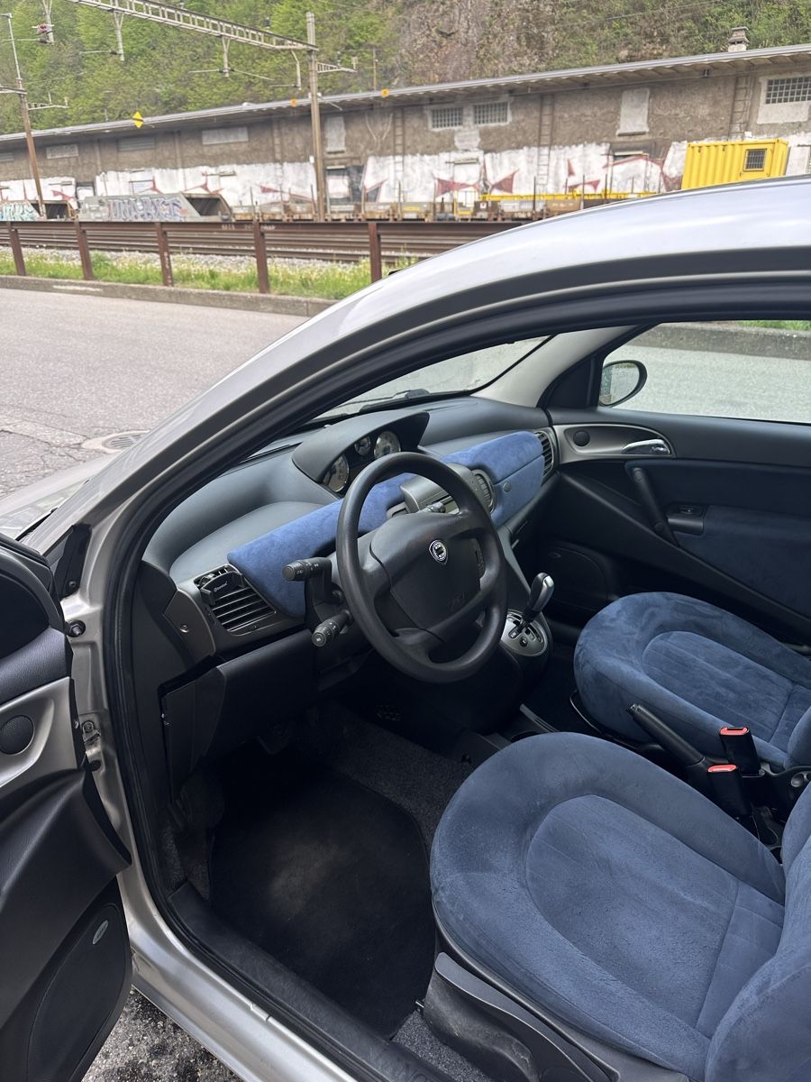Lancia Autos: Lancia Ypsilon 2004 1.4 - Silver, Great Condition, Automatic – Gebraucht aus Cureglia von gab_bz6z 4
