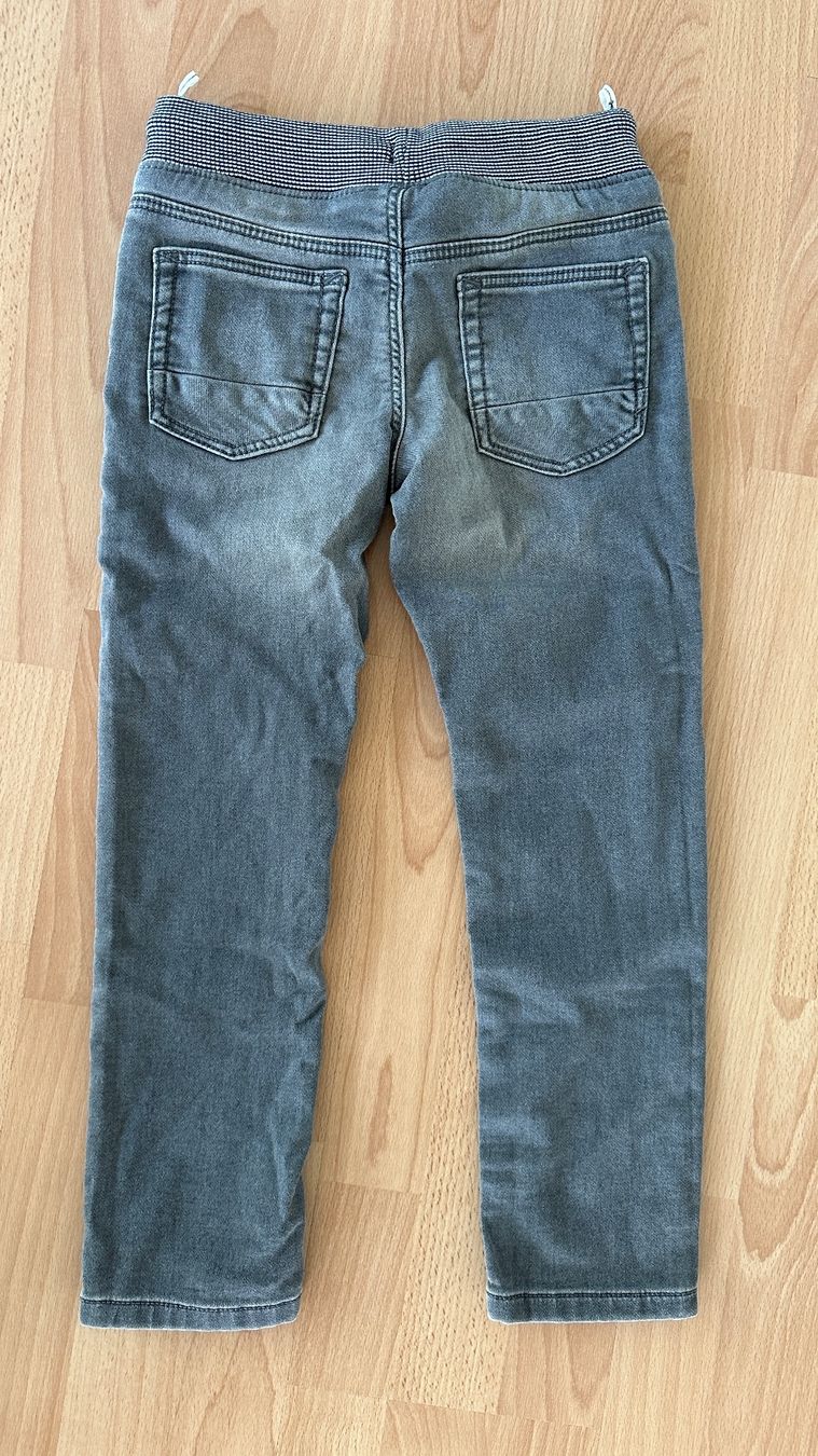 C&A Jeans: Jeans C&A Pull-on grau Gr. 122 - Nr. 1 – Usato da Winterthur venduto da Secondhand-Family 1