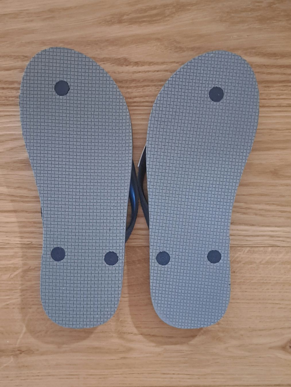 Scarpe da donna: Neu, faire Flipflops von ETHLETIC – Nuovo (secondo la descrizione) da Richterswil venduto da Viorella 2
