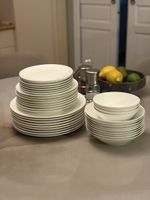 🍽️ Service de vaisselle blanche – Excellent état