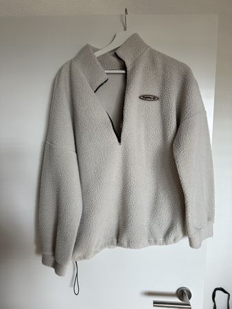 Flauschiger Winterpullover mit Reissverschluss, Grösse L