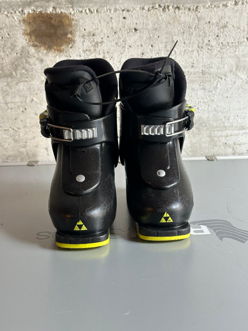 Fischer Chaussures garçon: Fischer Kinder Skischuhe 17.5 / Gr. 28 – D'occasion à Emmenbrücke par karkarkar 3