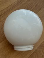 Intaktes Glas für Kugellampe