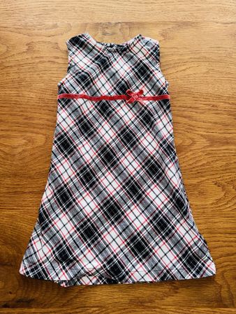 Gr 110 Festkleid 1A Zustand