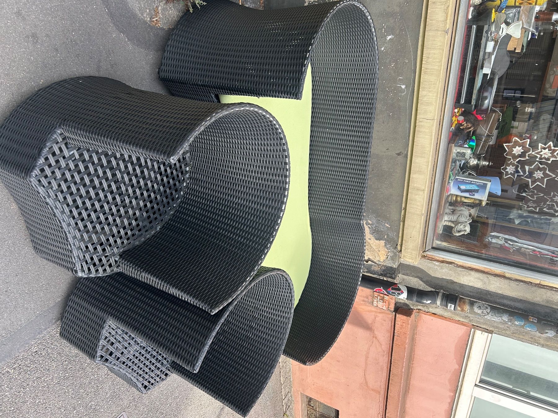 Set de table et chaises: Terrasse Möbel – D'occasion à Basel par Krisztina.na 2