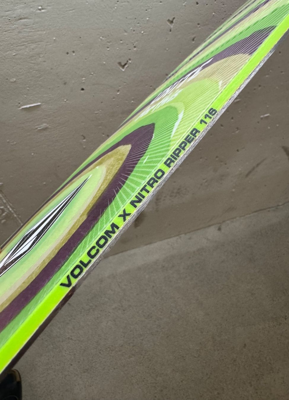 Snowboard Nitro Board: Nitro Snowboard Ripper Kids X Volcom 116 cm – Usato da Zürich venduto da mikedome 6
