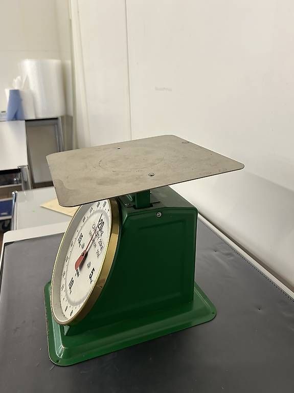Balances et poids: Balance  – D'occasion à La Neuveville par biz_mn8c 1