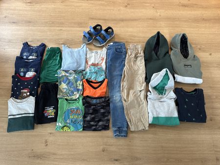 Grosses Jungen Kleiderpaket Gr. 122/128
