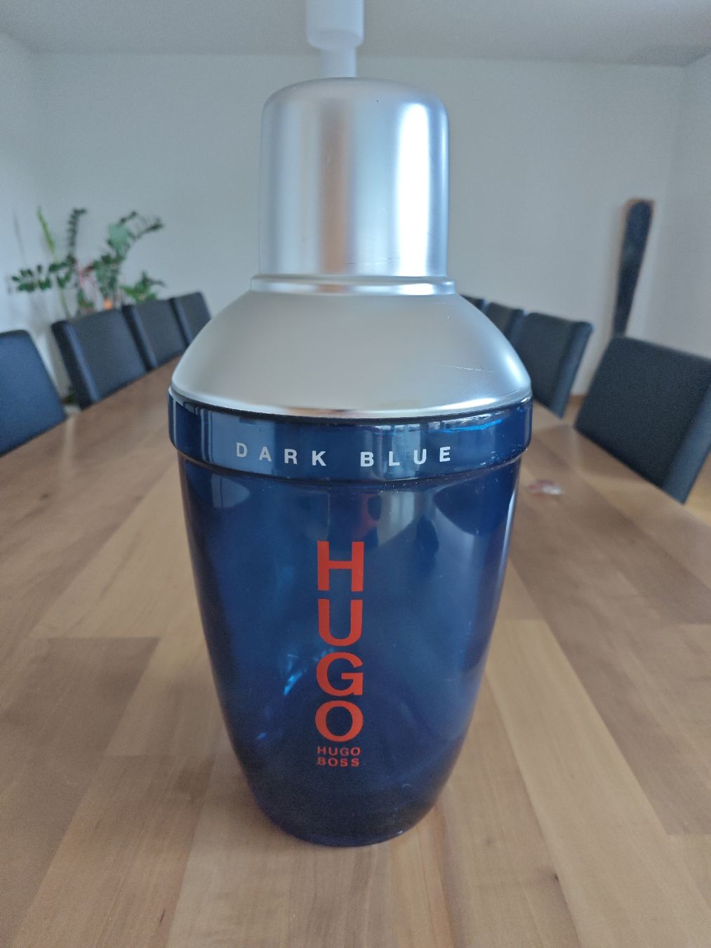 Hugo Boss Flacons: Grosse Muster Parfümflasche Hugo Boss – Gebraucht aus Siebnen von han_xck2
