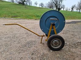 Kabeltrommel auf Wagen mit Deichsel