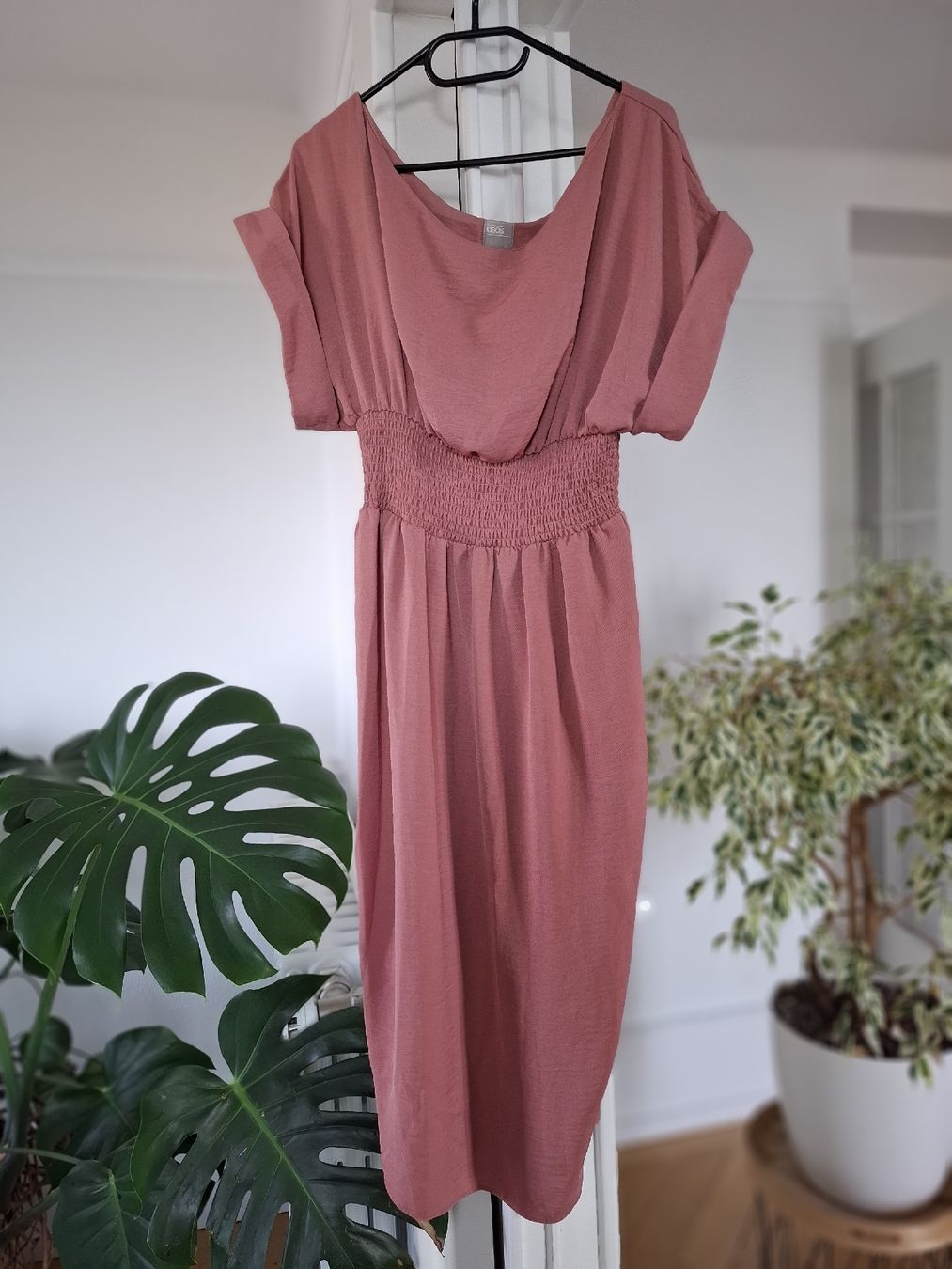 Asos Kleider: Robe ASOS design rose taille EU 38 – Neu (gemäss Beschreibung) aus Neuchâtel von FloKo88