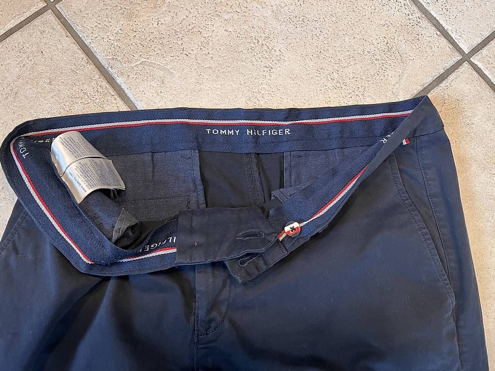 Tommy Hilfiger Pantaloni: Thommy hilfiger hose wie neu – Usato da Studen BE venduto da sch_z82c 1