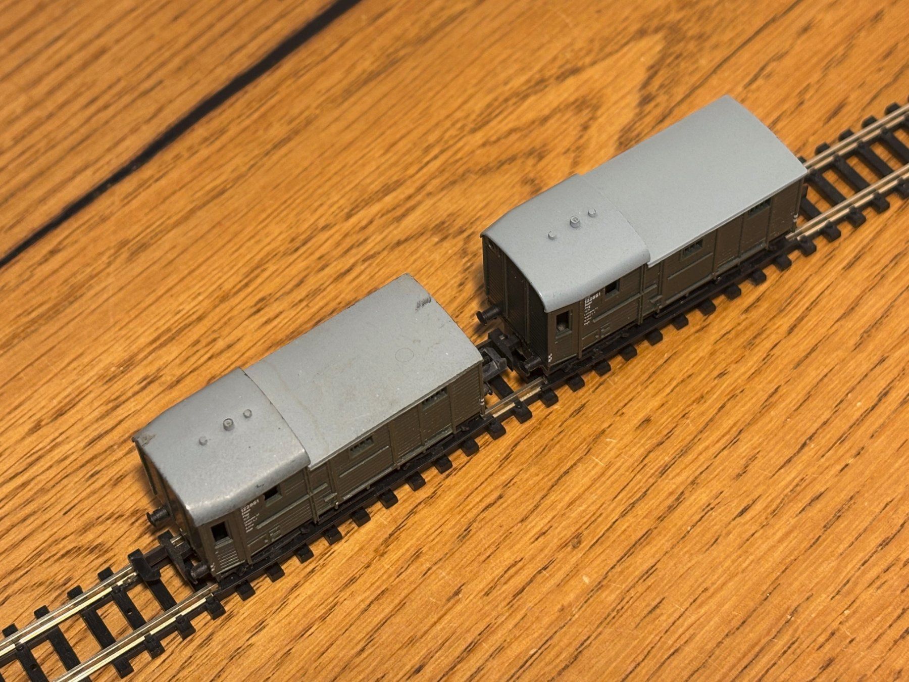 Modellini di ferrovie: *e892: 2 Oldtimer Güterwagen  (Spur N) – Usato da Birsfelden venduto da Birs_25 3