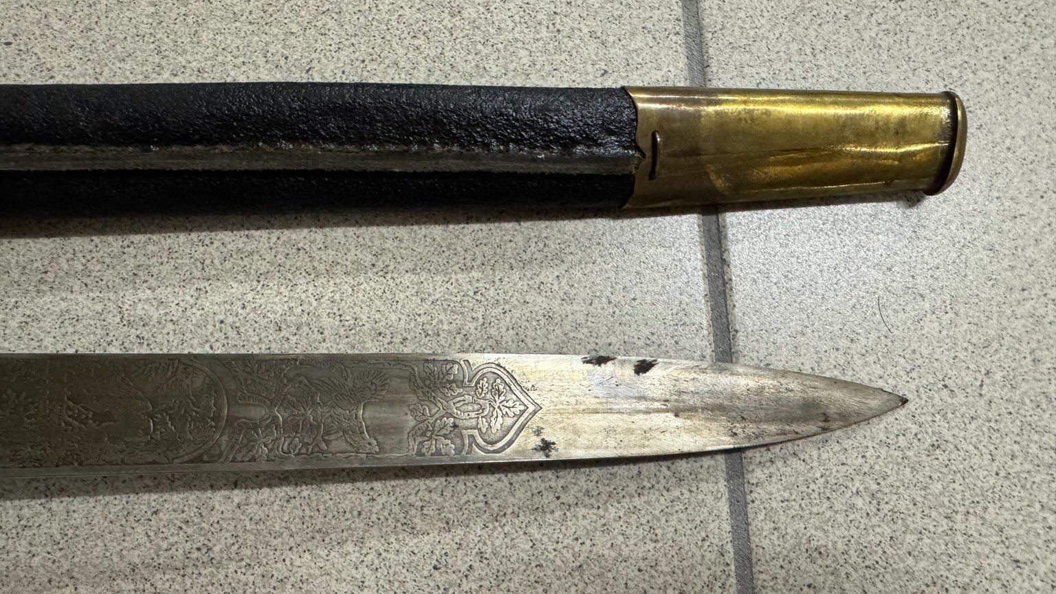 Accessori: Antiker Hirschfänger mit Hirschhorngriff – Usato da Bremgarten AG venduto da Schussi 4