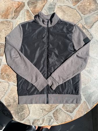 Veste homme grise et noire taille M bon état